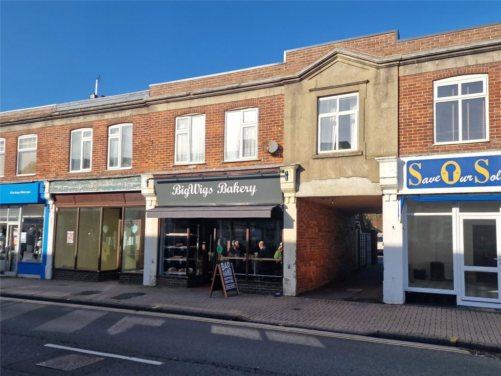 Lymington Road, Highcliffe, Christchurch, Dorset, BH23 5EY