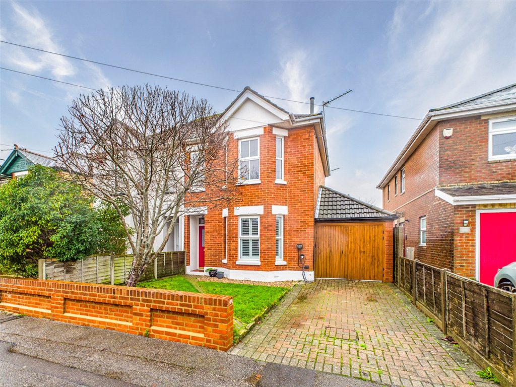 Avon Road West, Christchurch, Dorset, BH23 2DF