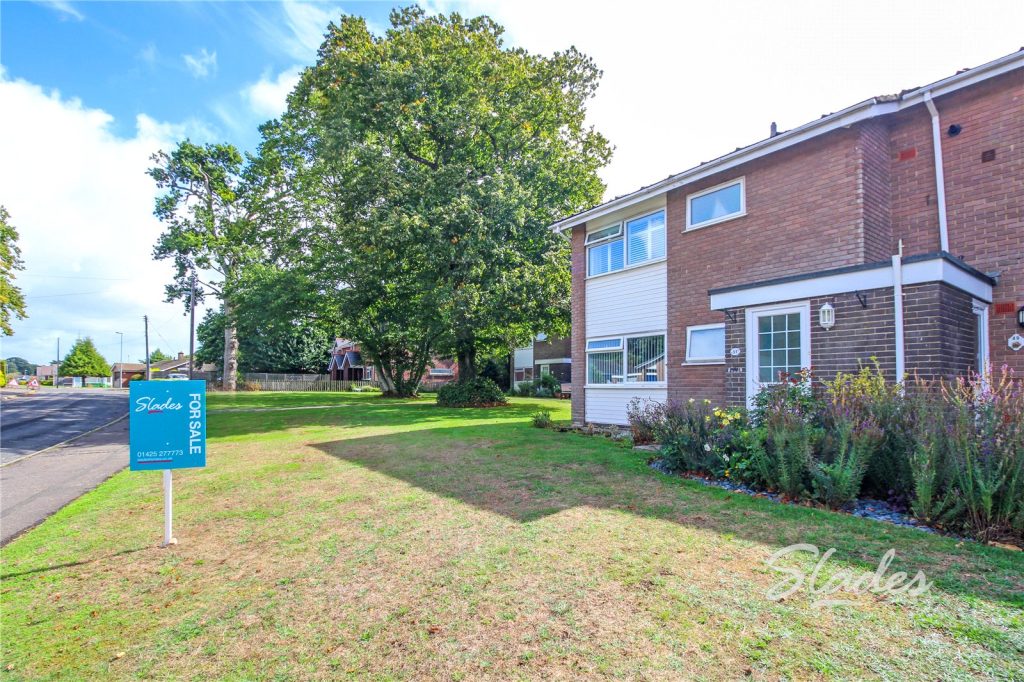Manning Avenue, Highcliffe, Christchurch, Dorset, BH23 4QX