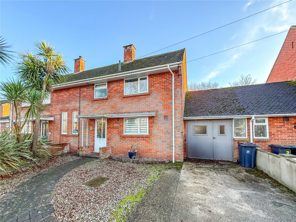 Knapp Mill Avenue, Christchurch, Dorset, BH23 2JZ