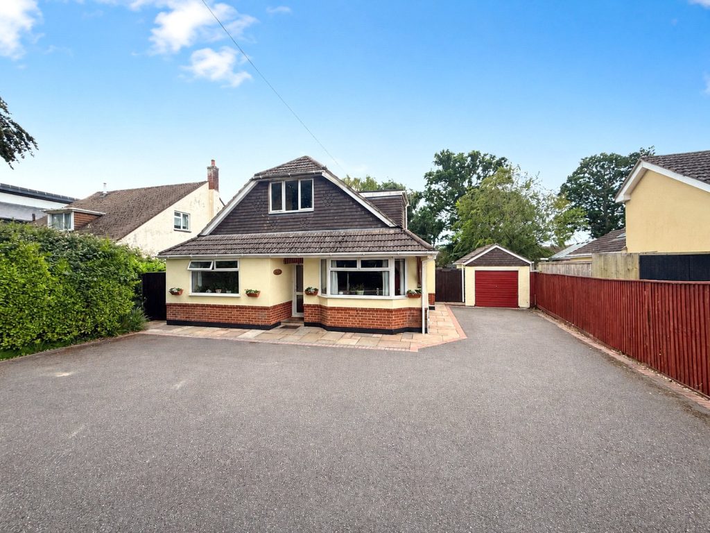 Footners Lane, Burton, Christchurch, Dorset, BH23 7NR