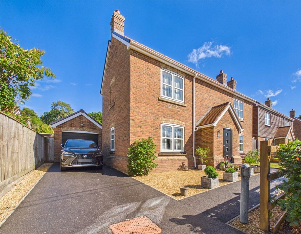 Poplar Lane, Bransgore, Christchurch, Dorset, BH23 8JE