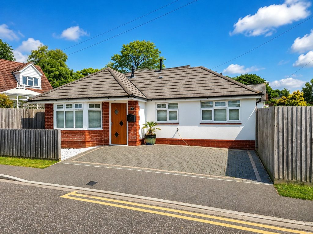 Seaton Road, Highcliffe, Christchurch, BH23 5HW