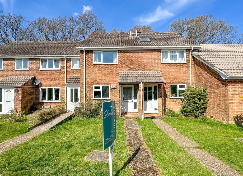 Rosehill Drive, Bransgore, Christchurch, Dorset, BH23 8NR