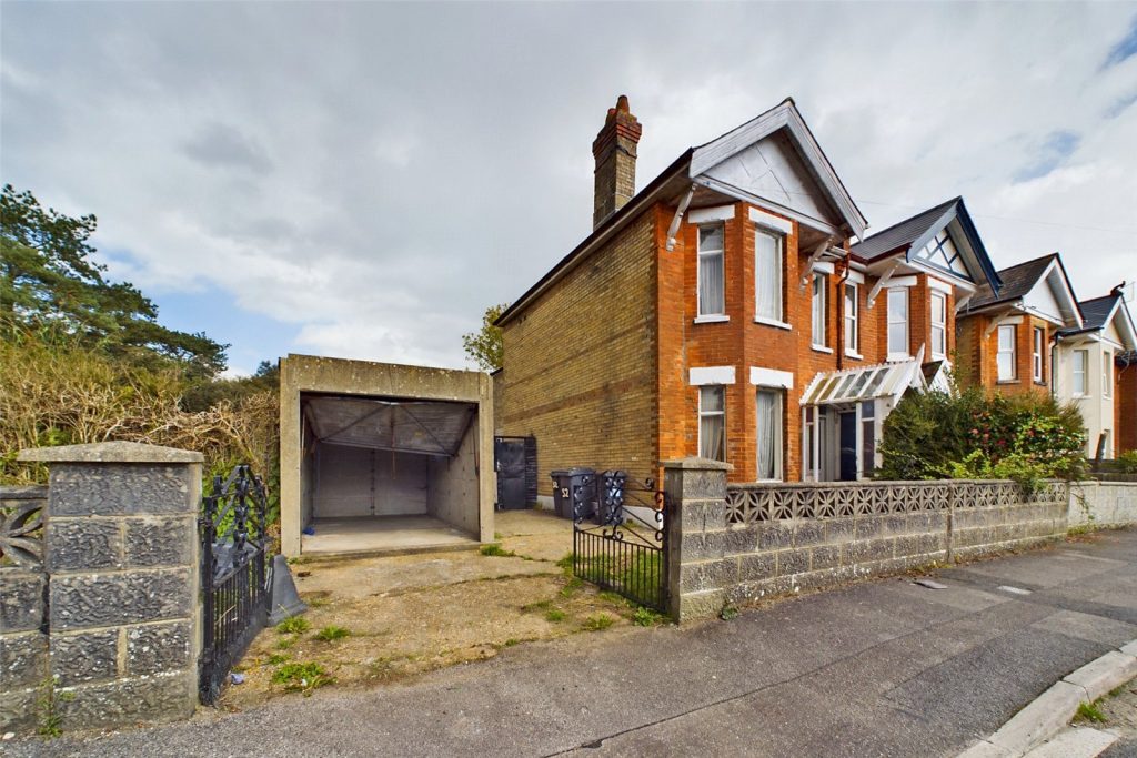 Somerset Road, Bournemouth, BH7 6JJ