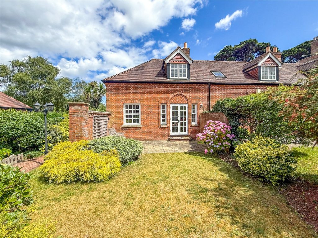 Salisbury Road, Burton, Christchurch, Dorset, BH23 7JS