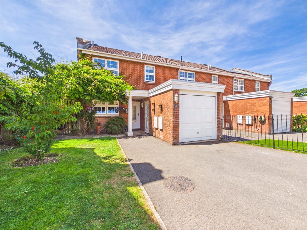 St. Georges Drive, Bransgore, Christchurch, Dorset, BH23 8EZ