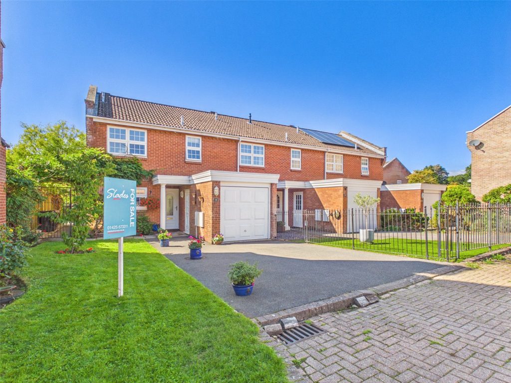 St. Georges Drive, Bransgore, Christchurch, Dorset, BH23 8EZ