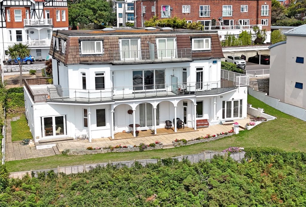 Boscombe Spa Road, Bournemouth, BH5 1AS