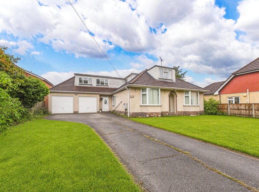 West Road, Bransgore, Christchurch, Dorset, BH23 8BD