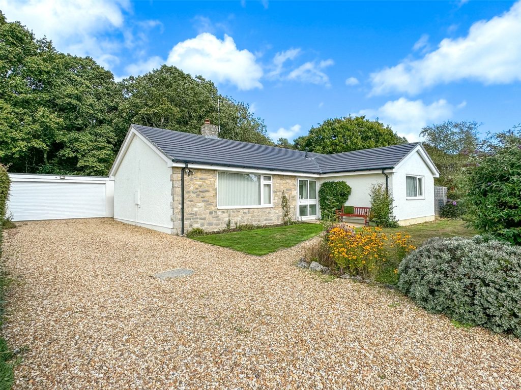 Cuckoo Hill Way, Bransgore, Christchurch, Dorset, BH23 8LE
