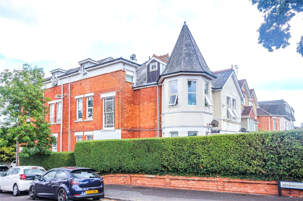 Arnewood Road, Bournemouth, BH6 5DG