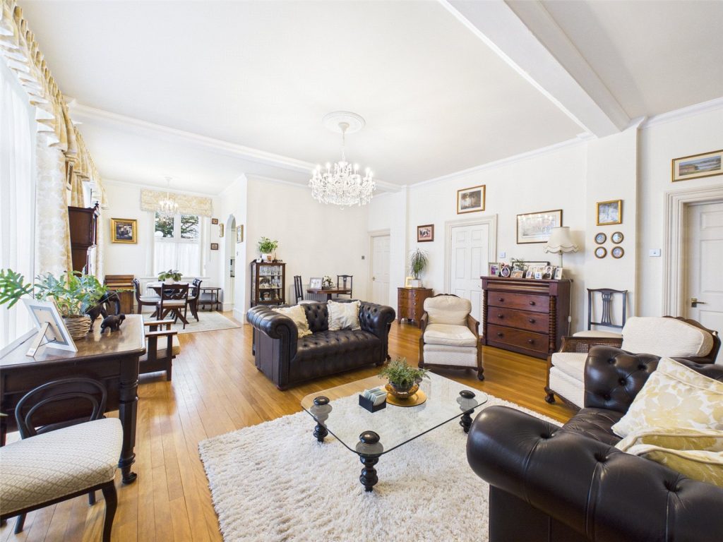 Dragoon Way, Christchurch, Dorset, BH23 2TY