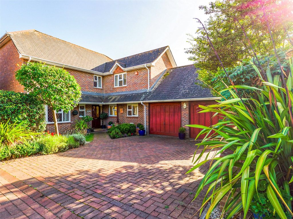 Bute Drive, Highcliffe, Christchurch, Dorset, BH23 5LE