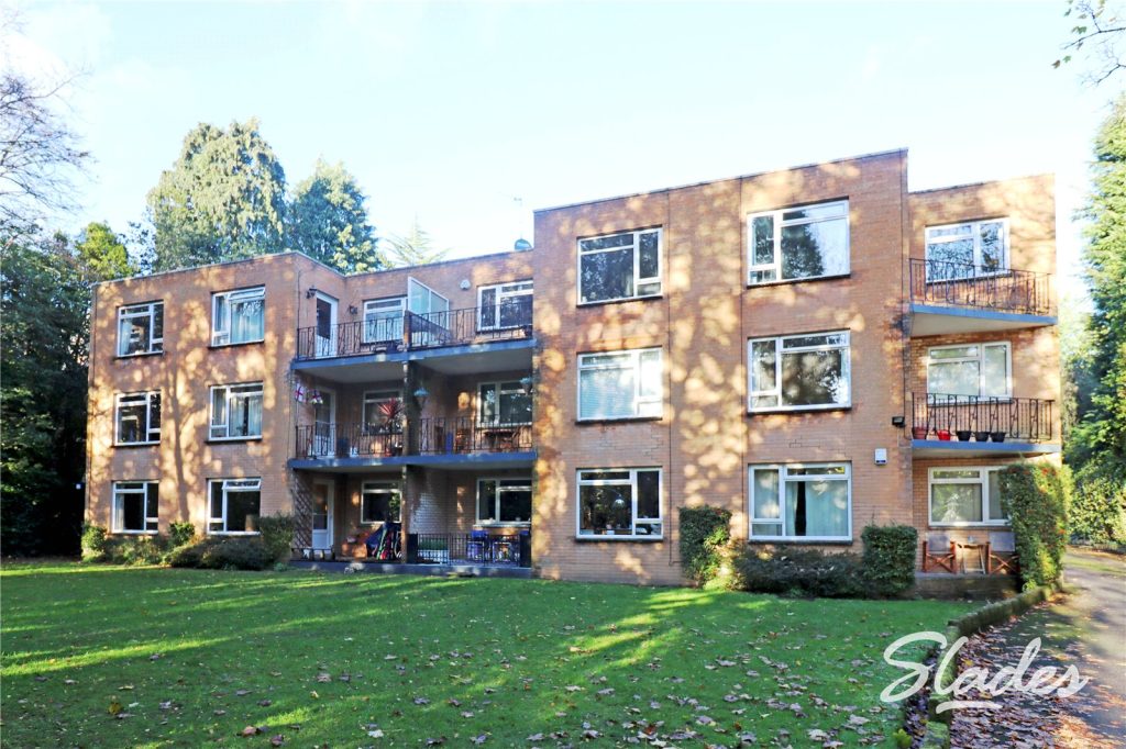 Branksome Wood Road, Bournemouth, BH4 9JT