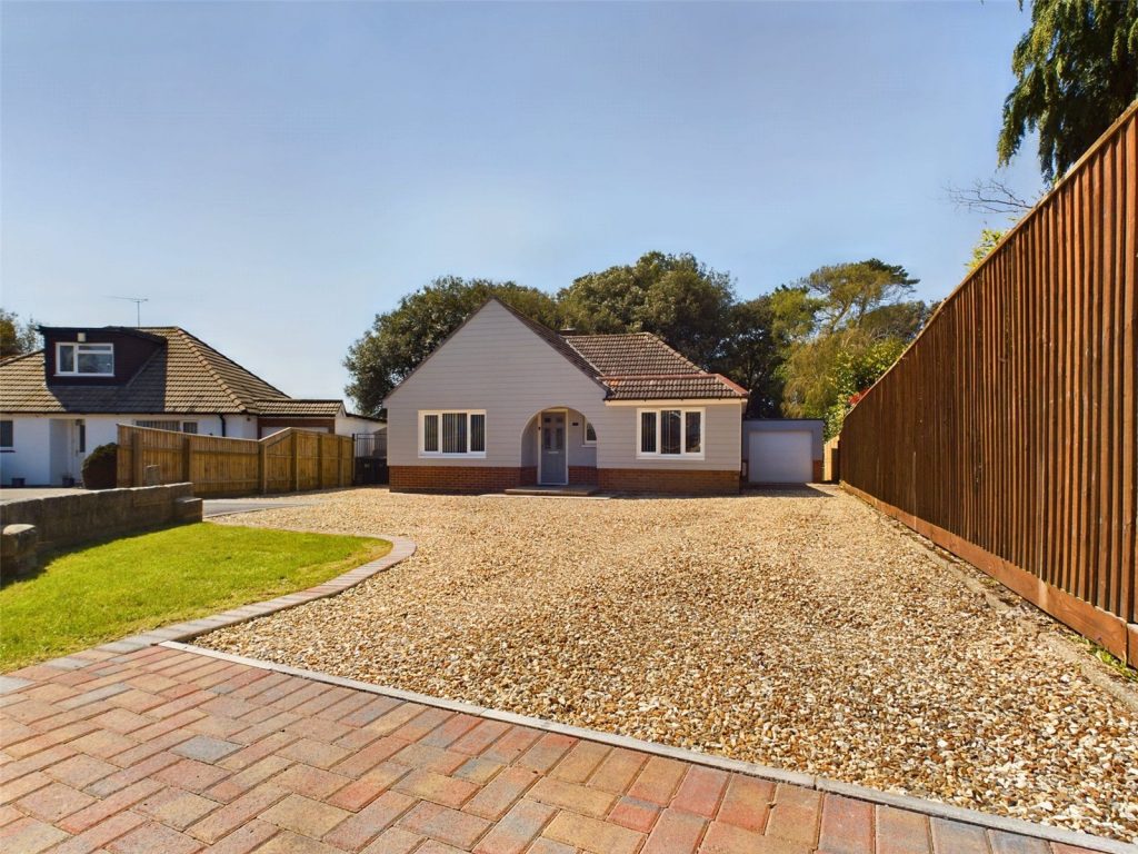 Dunedin Grove, Friars Cliff, Christchurch, Dorset, BH23 4HN