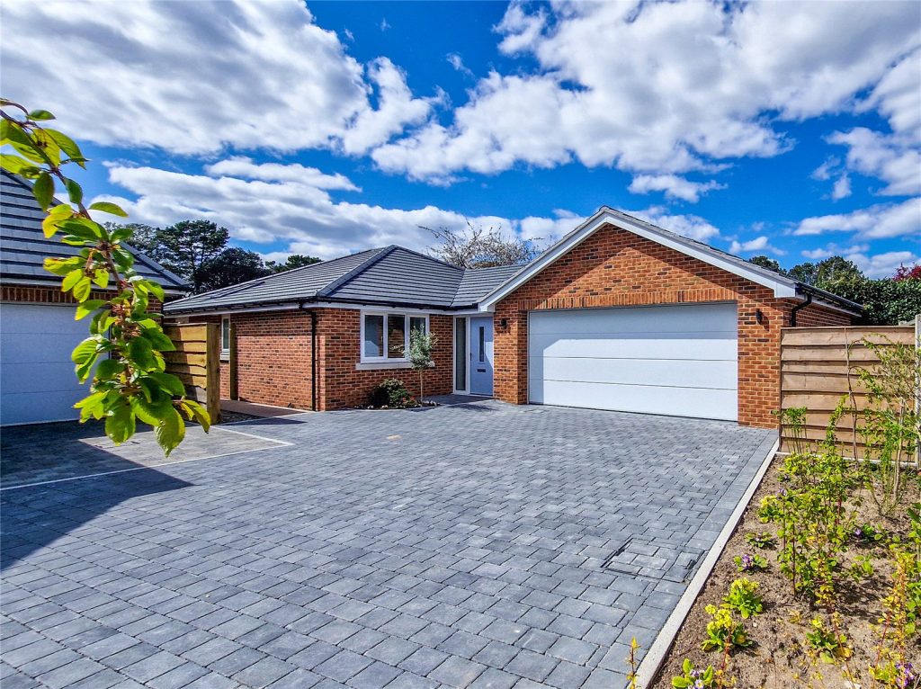 Forest Close, Highcliffe, Christchurch, BH23 4QF