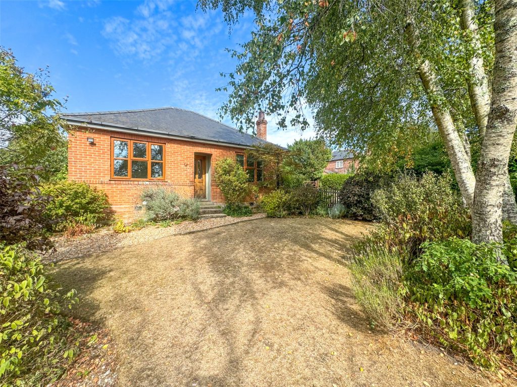Willow Lane, Bransgore, Christchurch, Dorset, BH23 8DL