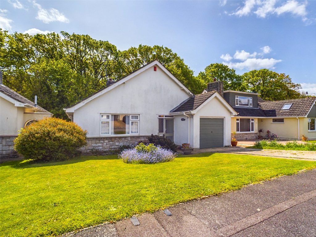 Merley Drive, Highcliffe, Christchurch, Dorset, BH23 5BN