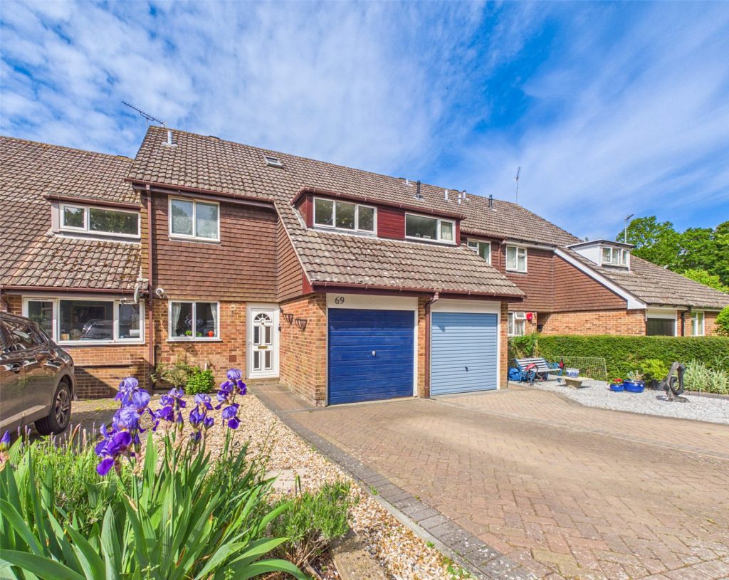 Rosehill Drive, Bransgore, Christchurch, Dorset, BH23 8NR