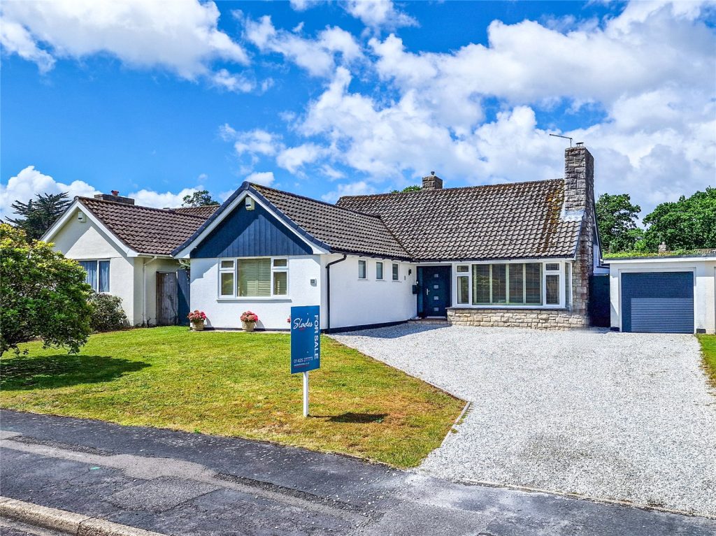 Colemere Gardens, Highcliffe, Christchurch, Dorset, BH23 5AS