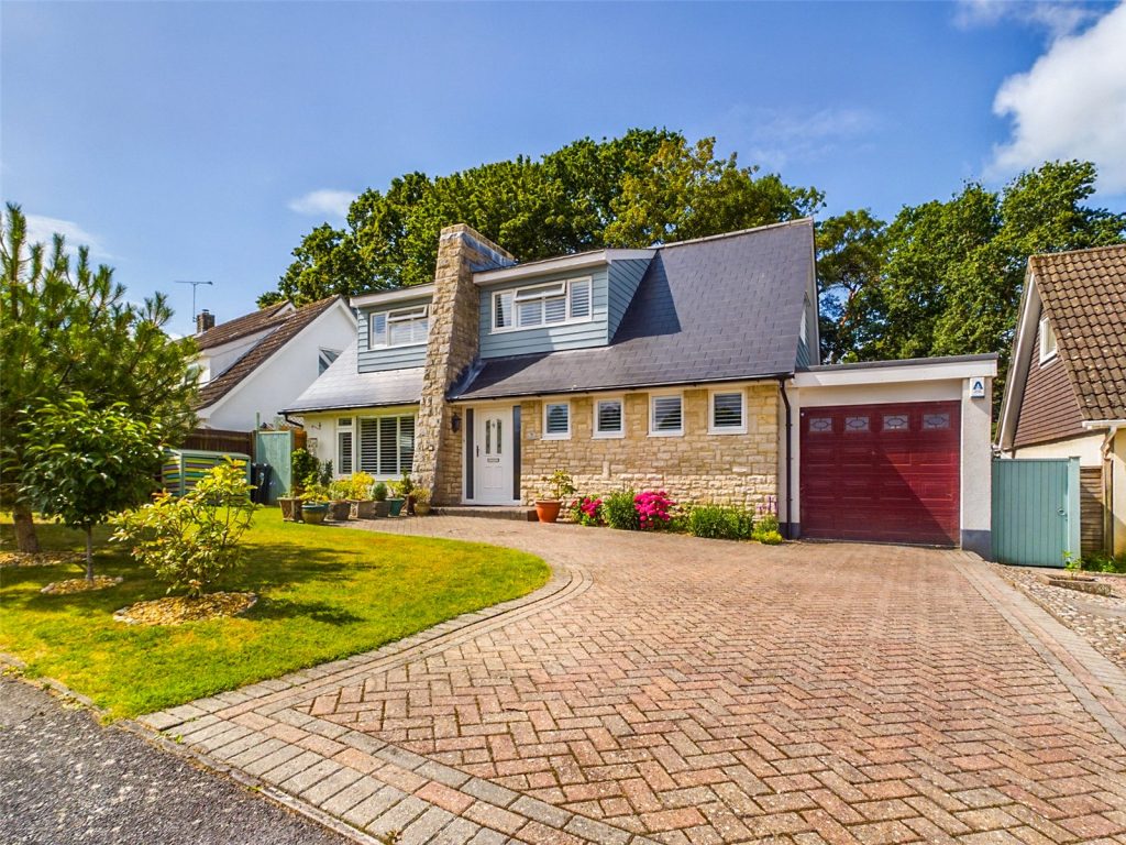 Knightwood Close, Highcliffe, Dorset, BH23 4NE