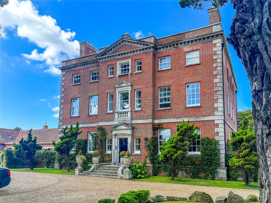 Salisbury Road, Burton, Christchurch, Dorset, BH23 7JS