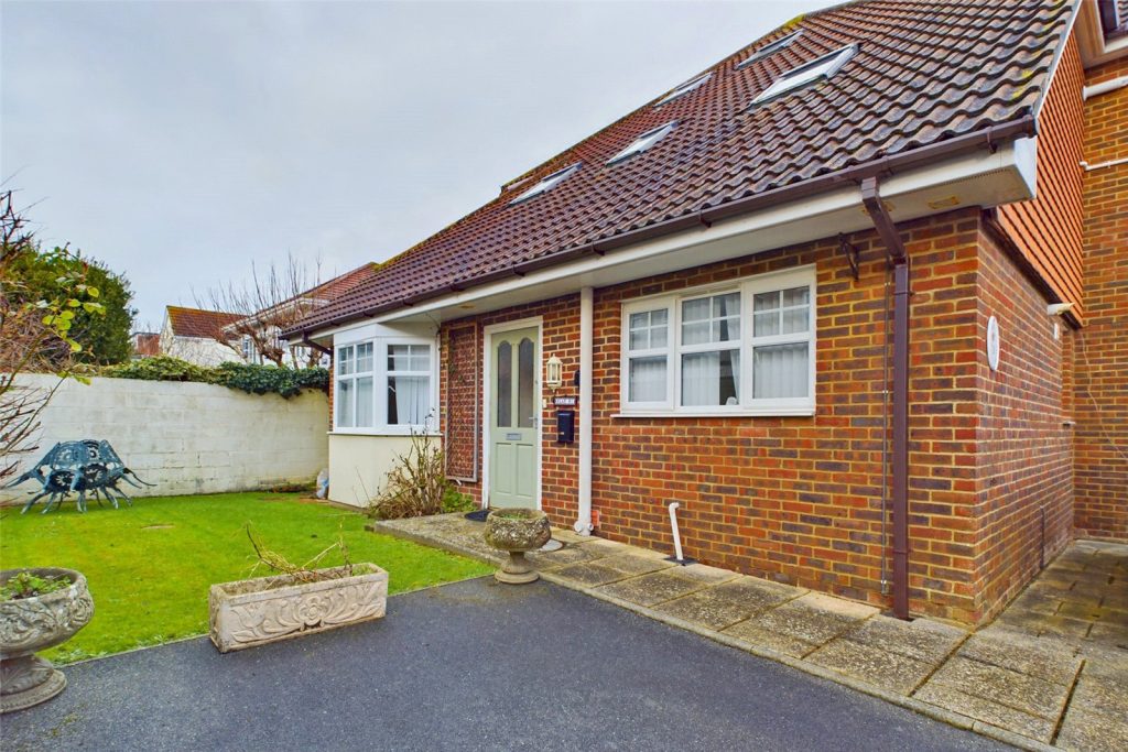 Pinecliffe Avenue, Southbourne, Bournemouth, Dorset, BH6 3PZ