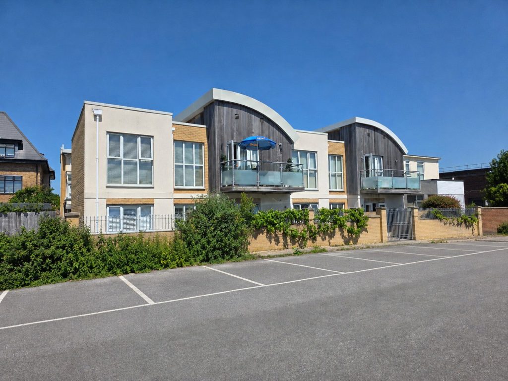 Lymington Road, Highcliffe, Christchurch, Dorset, BH23 5EB