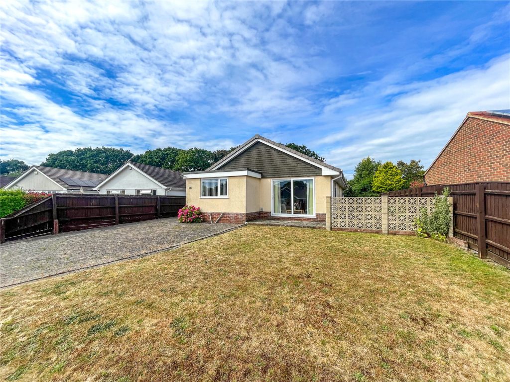 Links Drive, Christchurch, Dorset, BH23 2RE