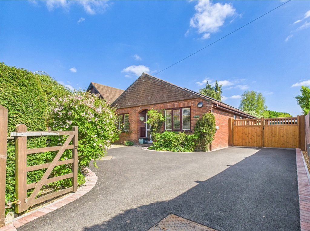 Poplar Lane, Bransgore, Christchurch, Dorset, BH23 8JE