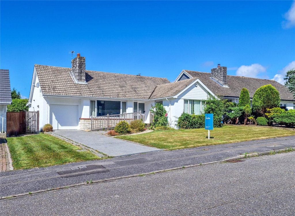 Haslemere Avenue, Highcliffe, Christchurch, Dorset, BH23 5BQ