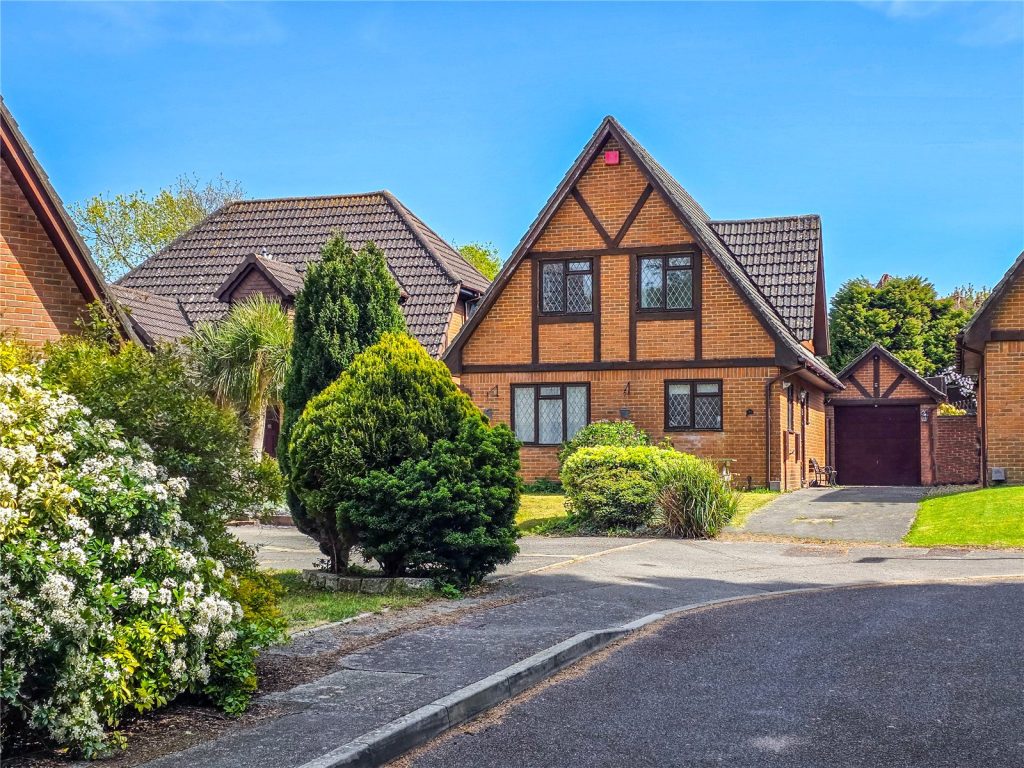 Glenville Close, Walkford, Christchurch, Dorset, BH23 5PU