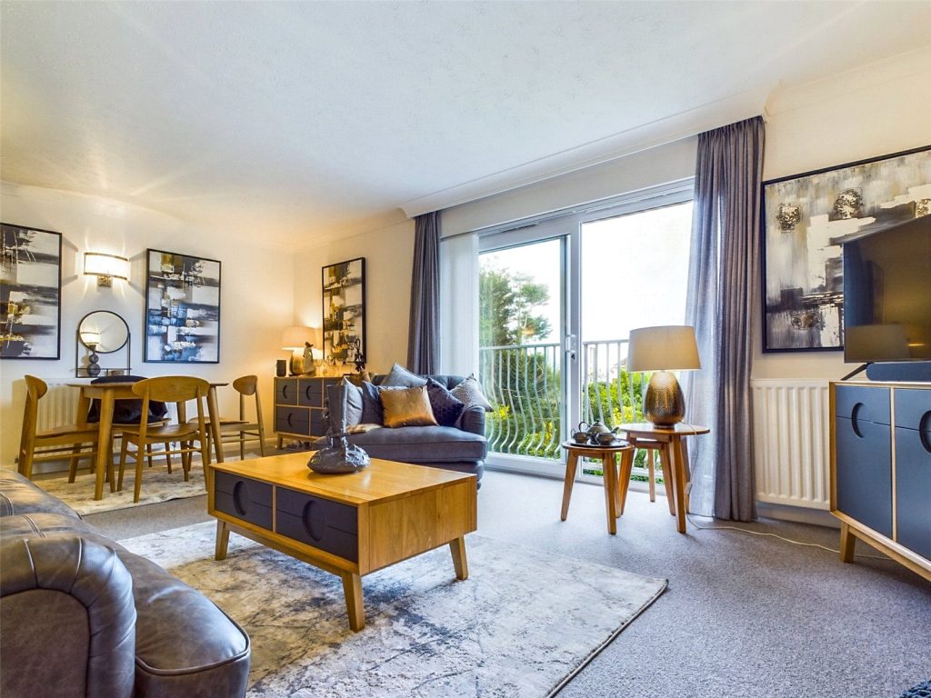 Waterford Gardens, Highcliffe, Christchurch, Dorset, BH23 5LH