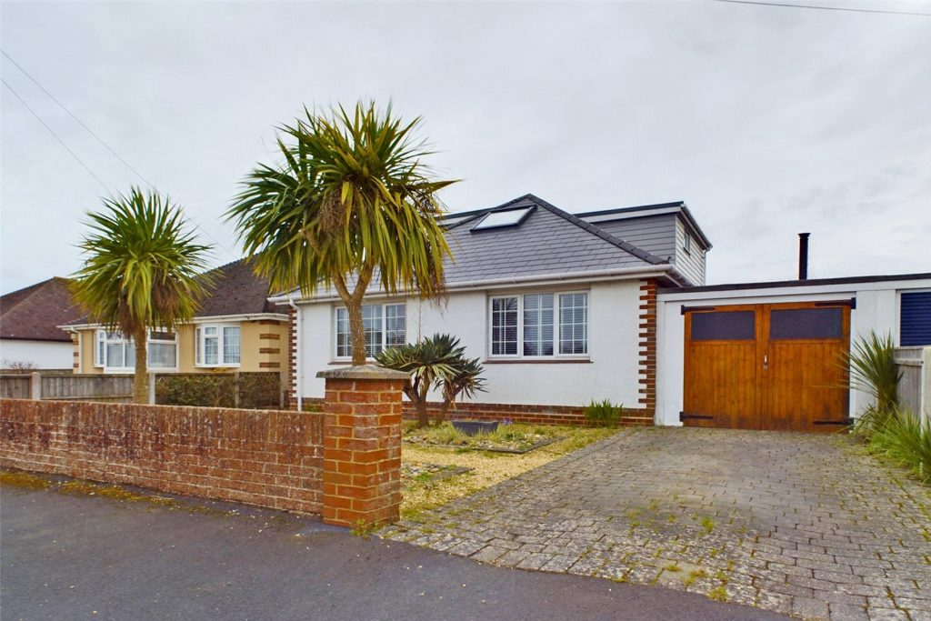 Braemar Avenue, Hengistbury Head, Bournemouth, Dorset, BH6 4JF