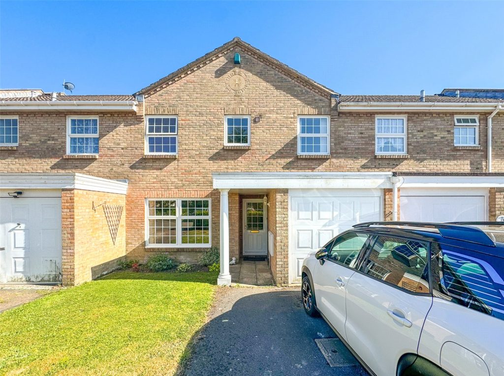 St. Georges Drive, Bransgore, Christchurch, Dorset, BH23 8EZ