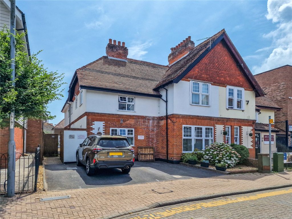 Lymington Road, Highcliffe, Christchurch, BH23 5EN