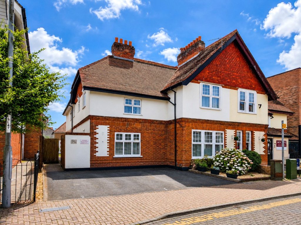 Lymington Road, Highcliffe, Christchurch, BH23 5EN