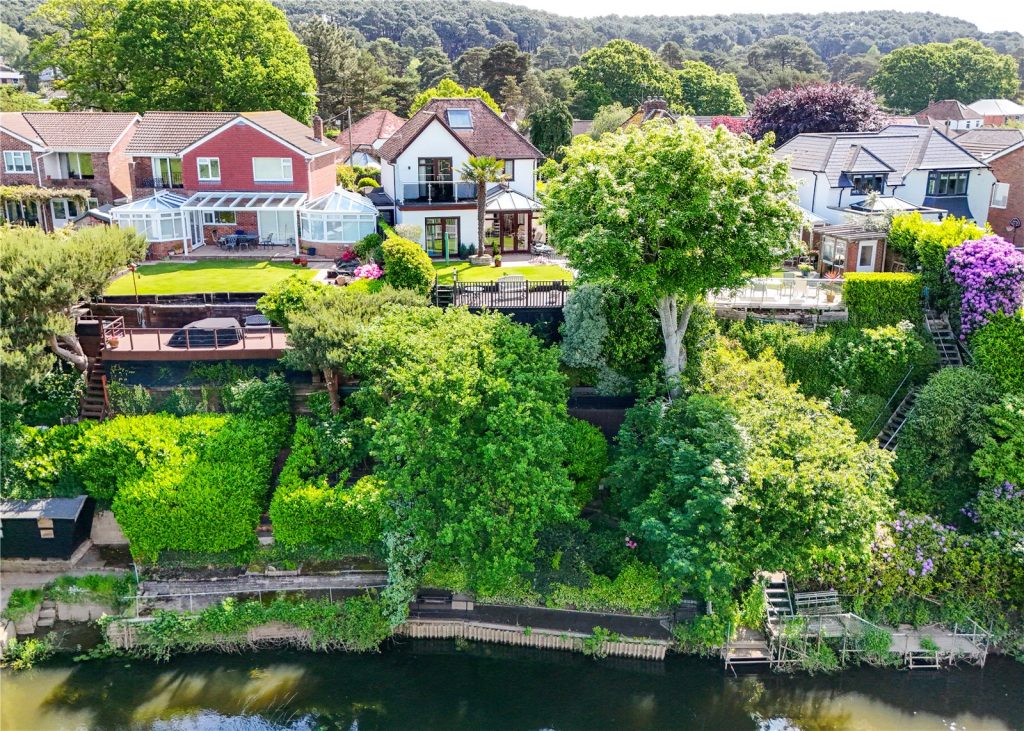 River Way, Christchurch, Dorset, BH23 2QX
