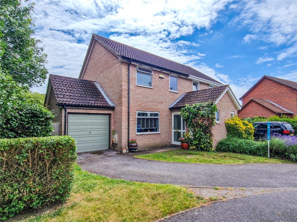 Yarrow Close, Highcliffe, Christchurch, Dorset, BH23 4TF