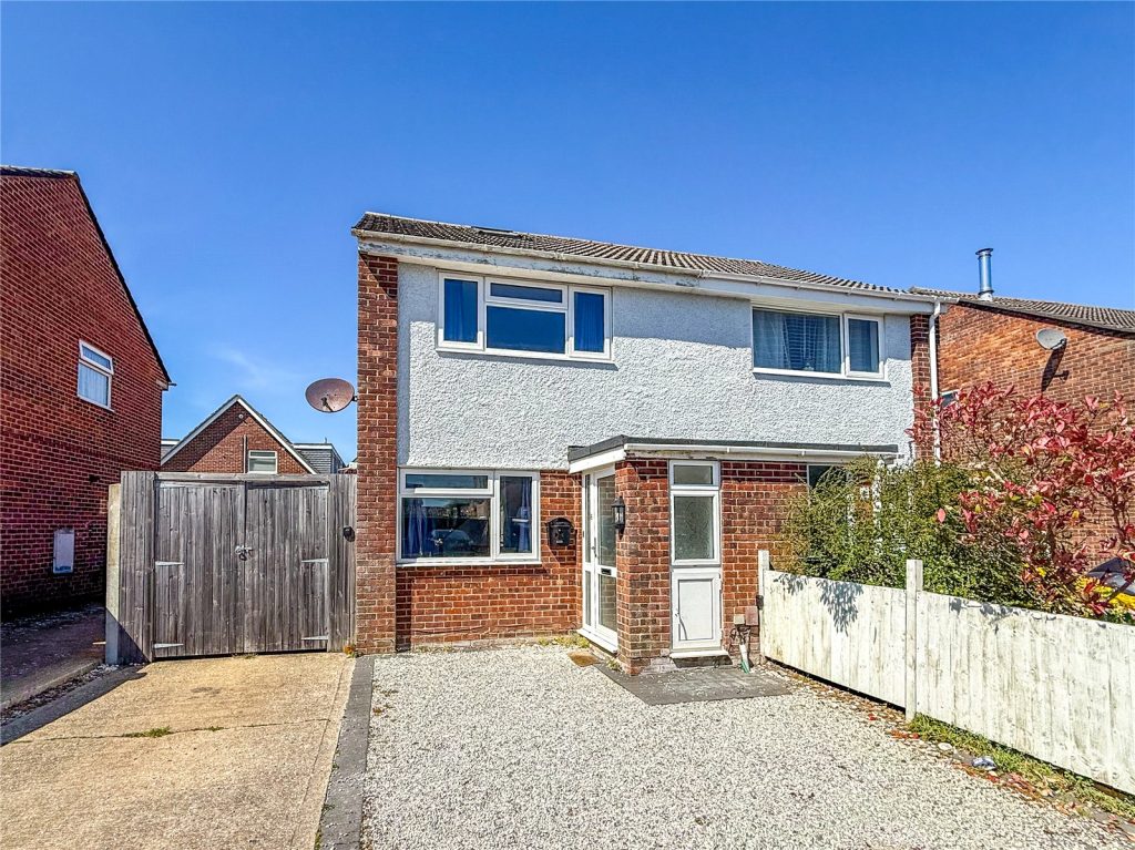 Howard Close, Christchurch, Dorset, BH23 3HY