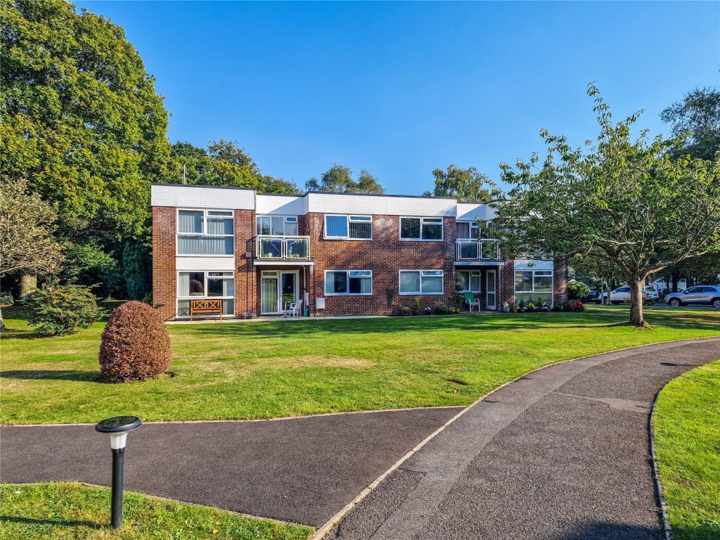 Kingsbere Gardens, 10 Haslemere Avenue, Highcliffe, Dorset, BH23 5BQ