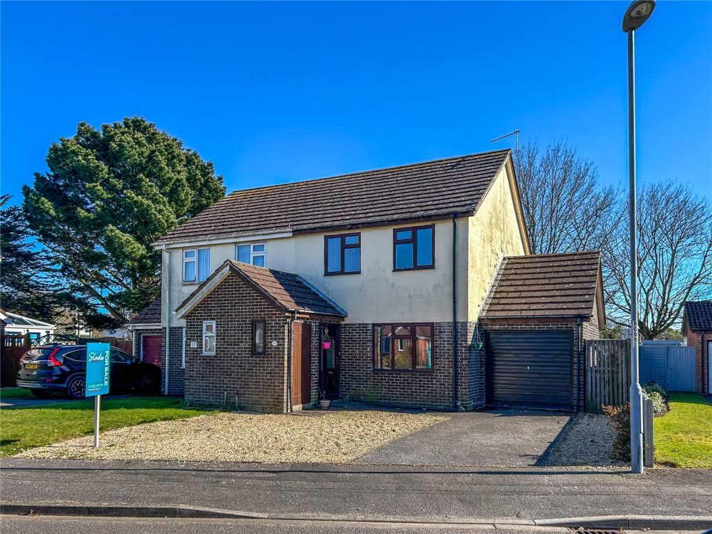 Celandine Close, Highcliffe, Dorset, BH23 4LT