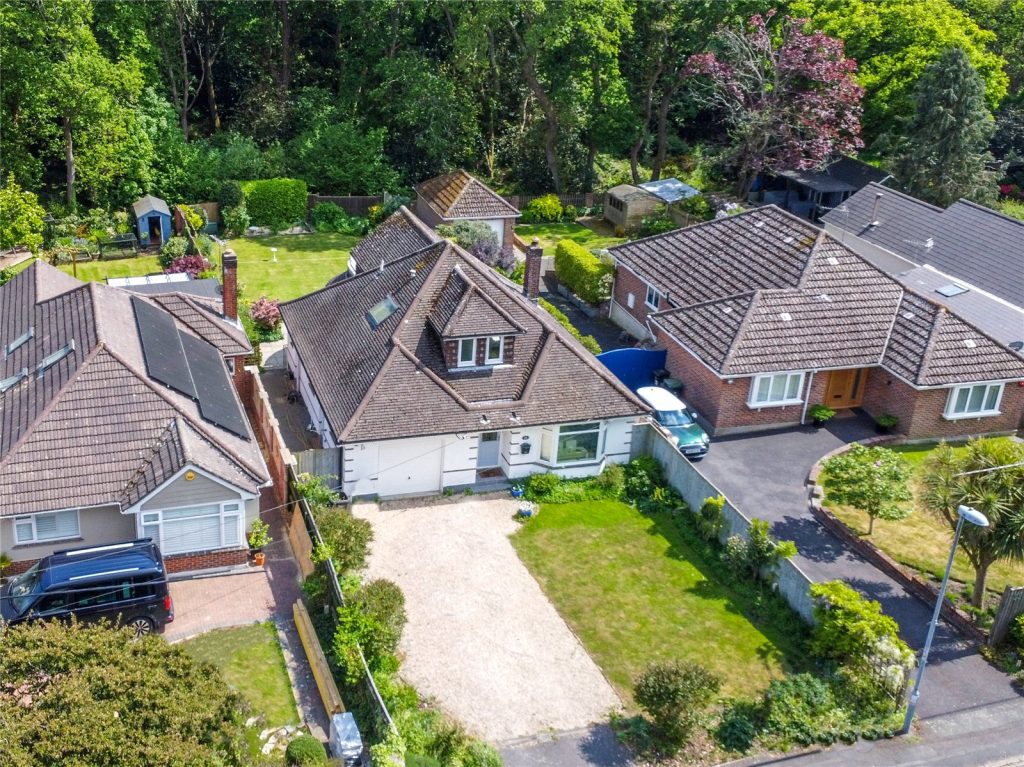 Elphinstone Road, Highcliffe, Christchurch, Dorset, BH23 5LL