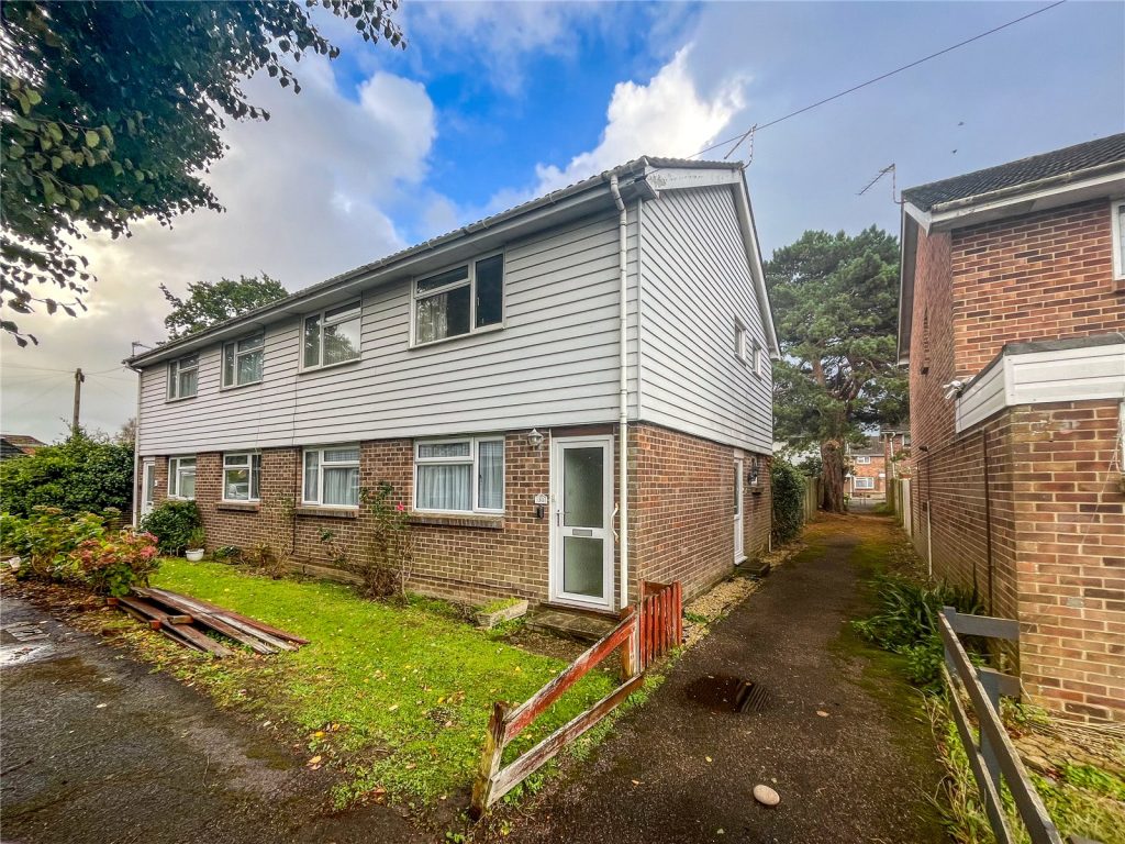 Melbourne Road, Christchurch, Dorset, BH23 2HY