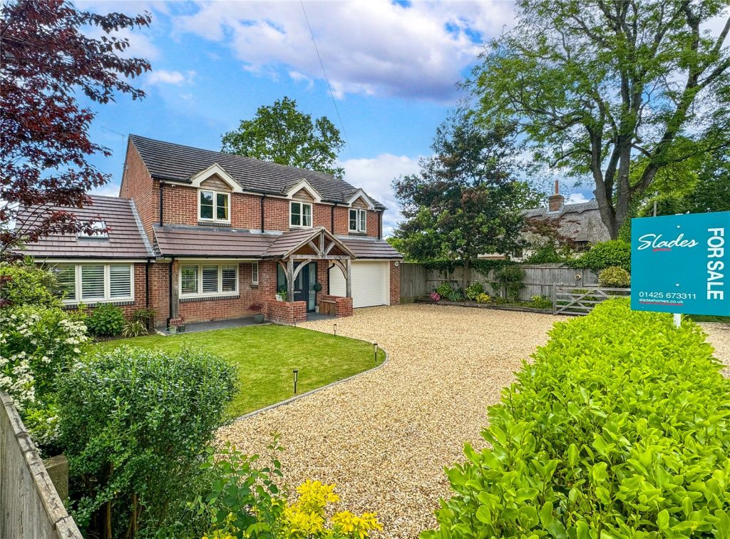 Poplar Lane, Bransgore, Christchurch, Dorset, BH23 8JE