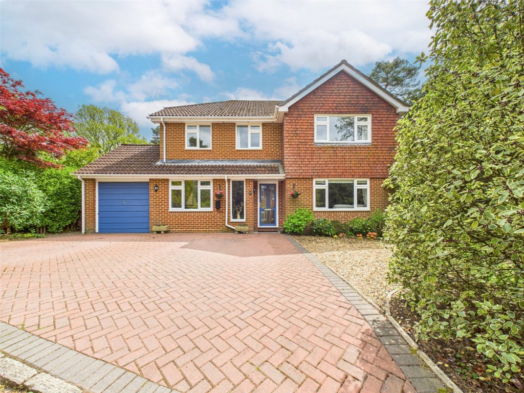 Stibbs Way, Bransgore, Christchurch, Dorset, BH23 8HG