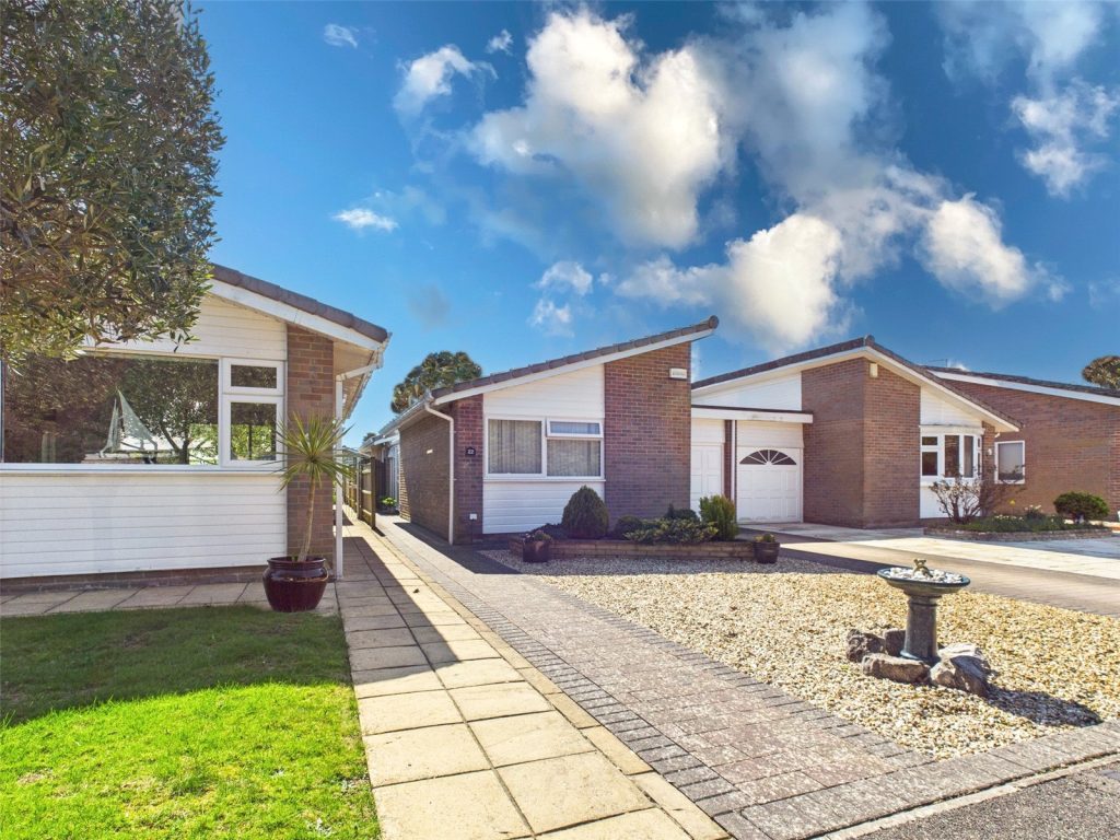 Oakleigh Way, Highcliffe, Christchurch, Dorset, BH23 5DQ