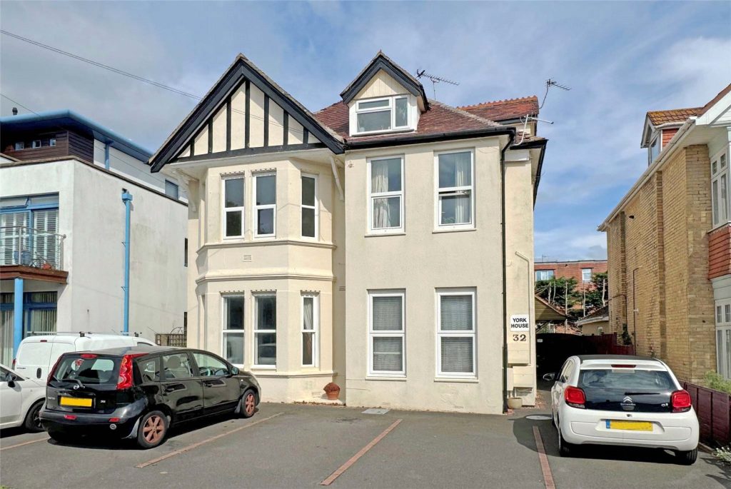 Stourcliffe Avenue, Southbourne, Bournemouth, Dorset, BH6 3PT