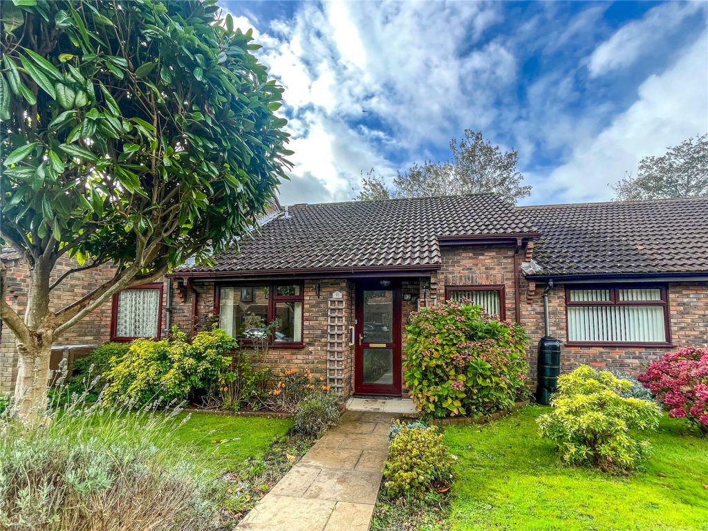 Russell Drive, Christchurch, Dorset, BH23 3TN